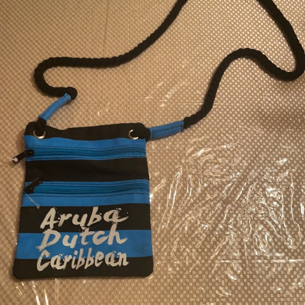NWT lAruba That’s Caribbean Hip bag Cross body
